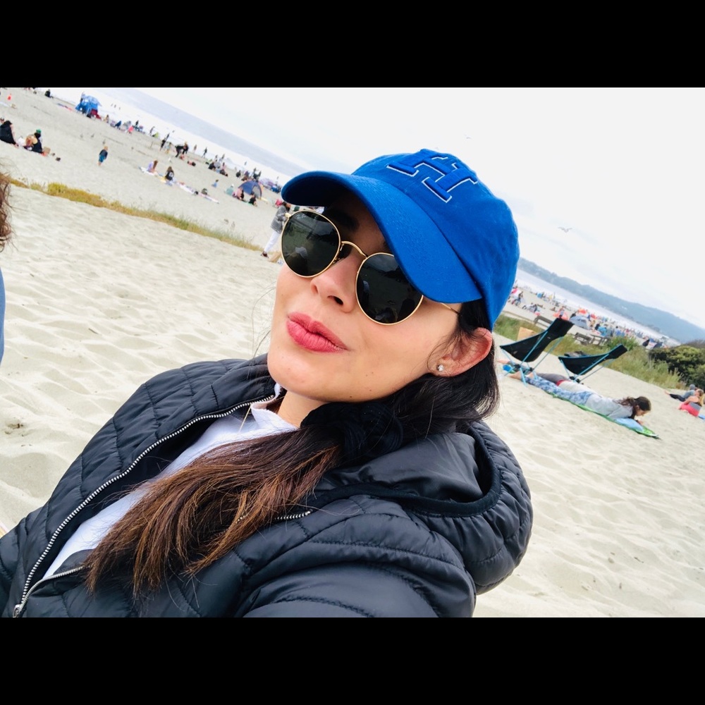 Meet your Posher, Daniela